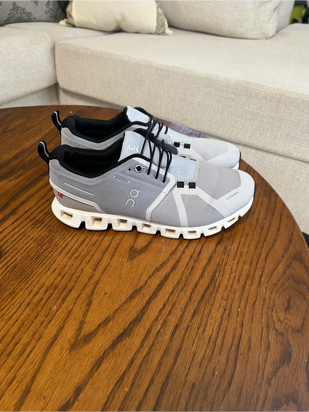 On Running Cloudrunner Men's Athletic Shoes - Light Gray/White